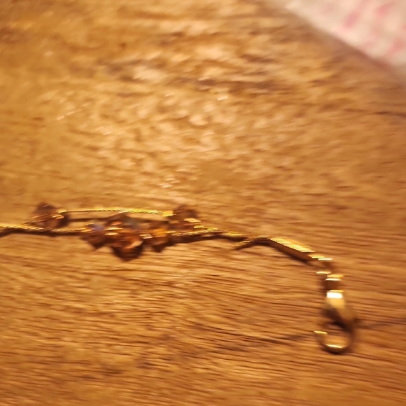 Gold Minimalist Necklace with Elegant Design - Picture 7 of 8